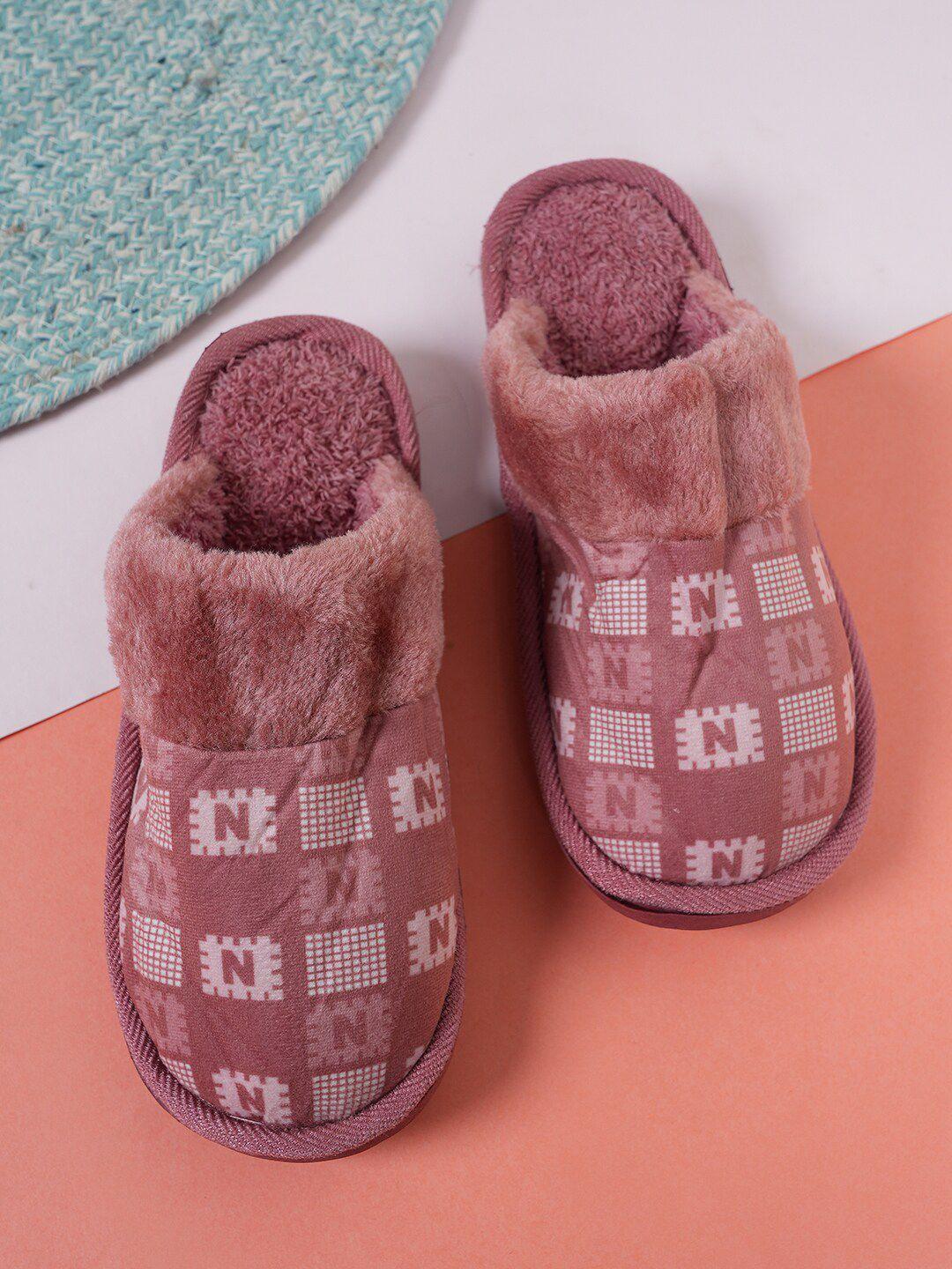 sapatos unisex self design fur room slippers