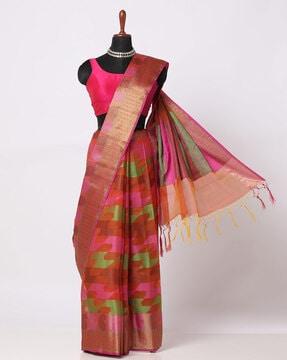 saree with placement paisley motifs