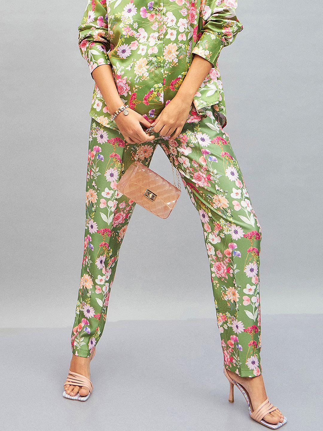 sassafras women floral printed mid rise straight fit regular trousers