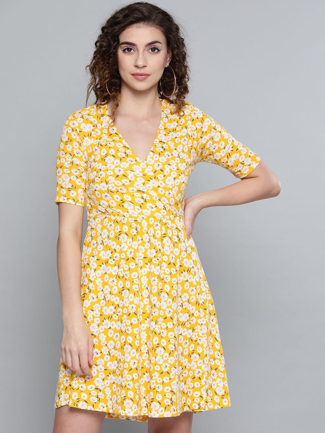 sassafras women yellow & off-white printed wrap dress