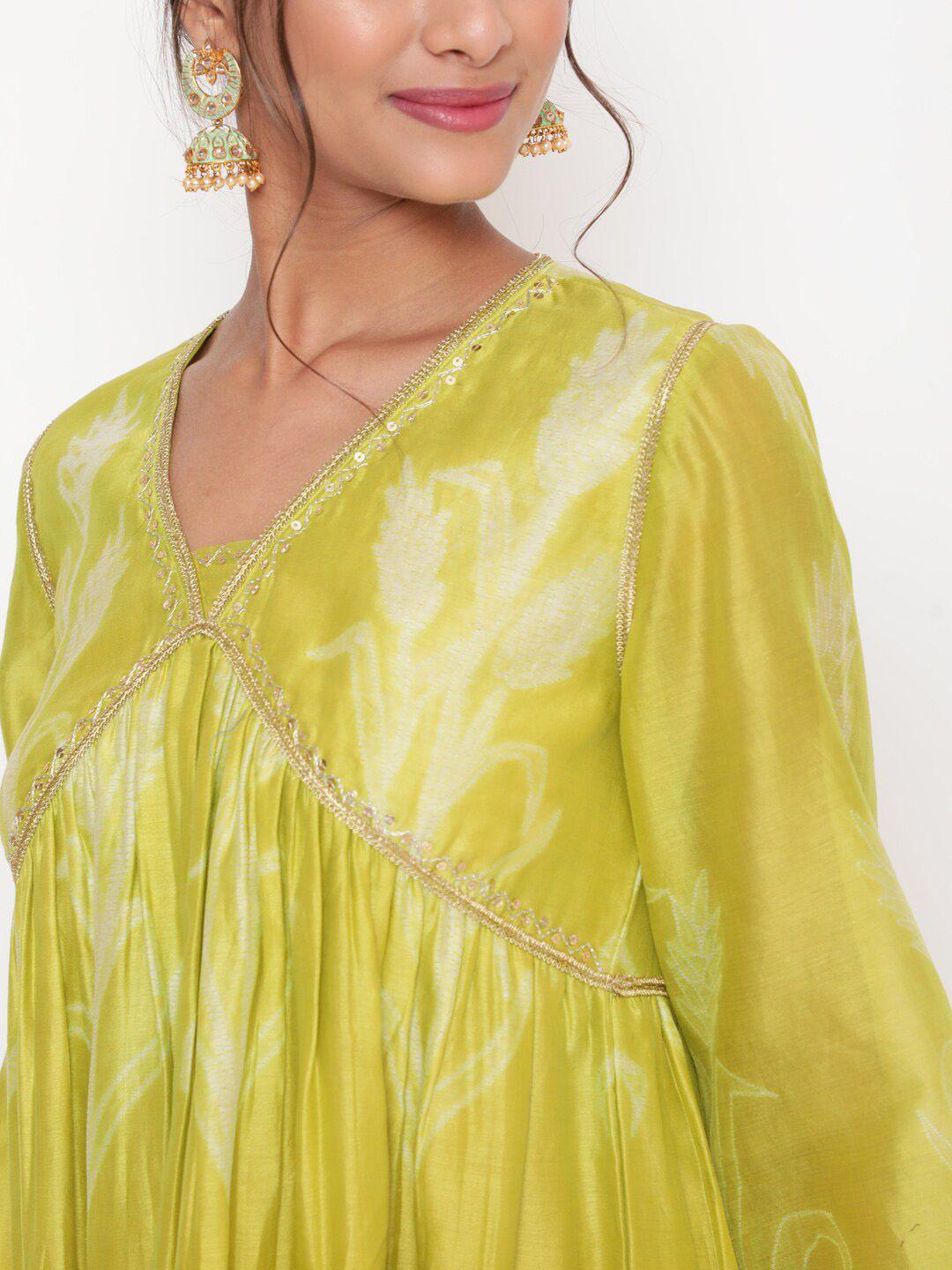 savi women green floral printed panelled gotta patti chanderi silk kurta with trousers & with dupatta