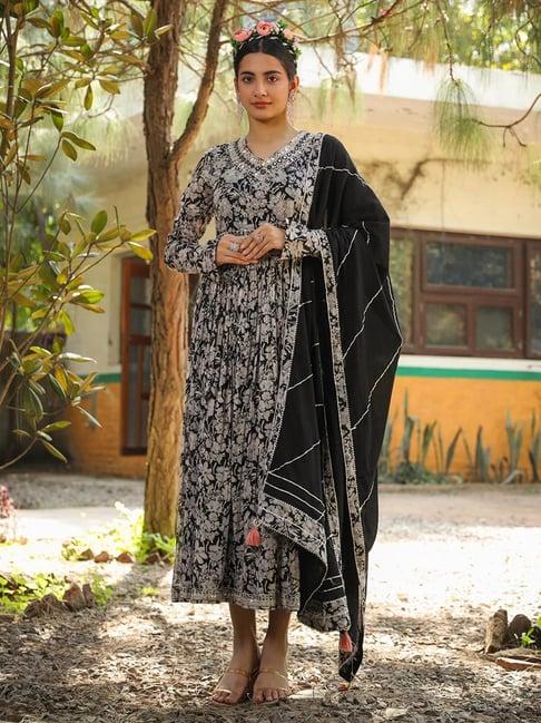 scakhi black floral print ethnic dress with dupatta & belt