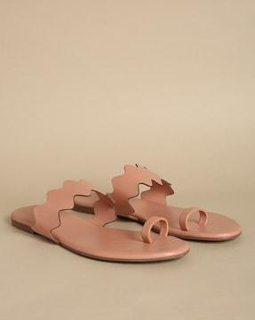 scalloped toe-ring flat sandals