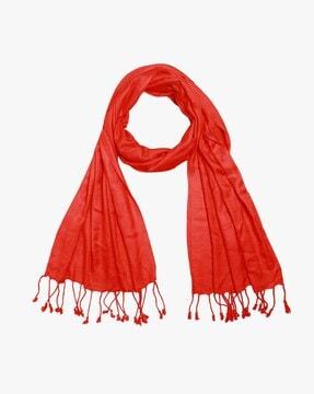 scarf with tasseled hems