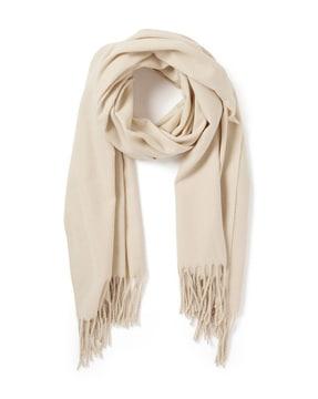 scarf with tassels