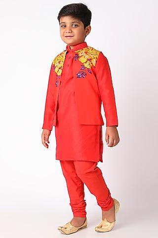 scarlet red printed kurta set with bundi jacket for boys