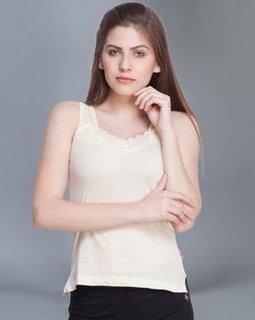 scoop-neck camisole with side slits