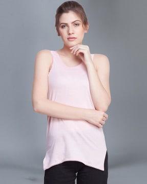 scoop-neck camisole with side slits