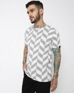 scuba chevron in crew-neck t-shirt