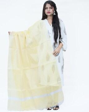 self-design dupatta with zari accent