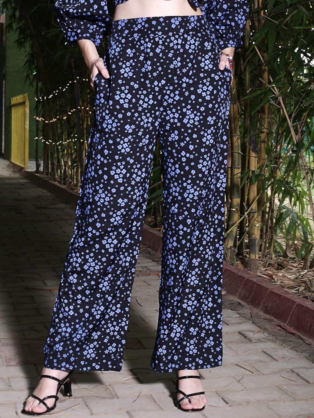 sera women black printed relaxed straight leg easy wash trousers