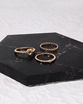set of 3 stone-studded rings