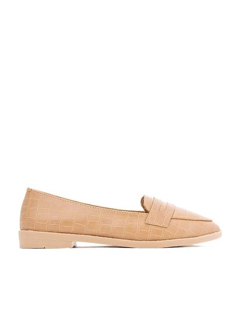 sharon by khadims women's tan casual loafers