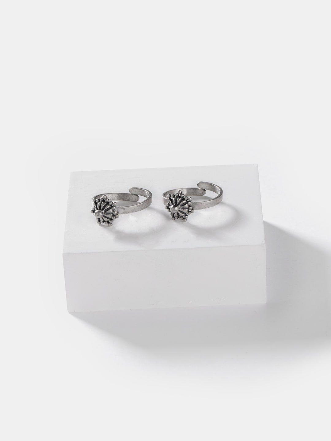 shaya set of 2 oxidised silver-toned toe ring