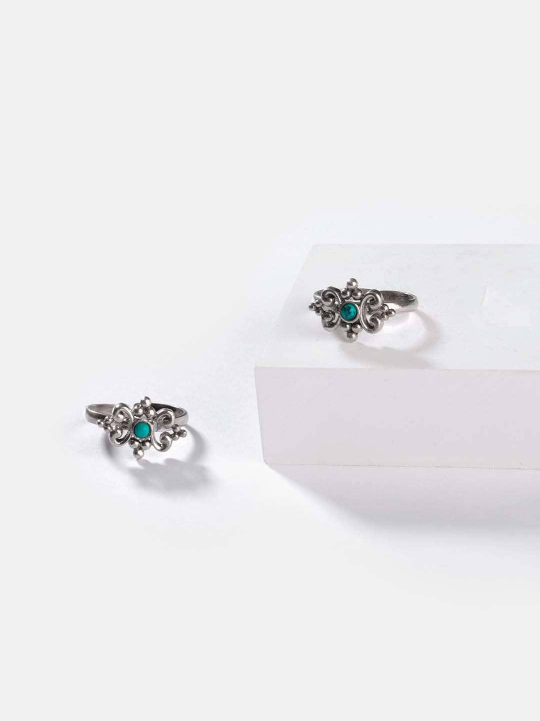 shaya set of 2 oxidised 925 silver-toned & turquoise blue stone-studded toe rings
