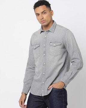 shirt with buttoned flap pockets