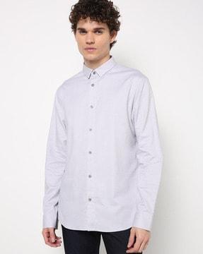 shirt with cut-away collar