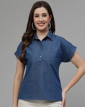 shirt-collar top with roll-up sleeves