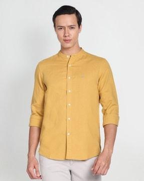 shirt with band collar