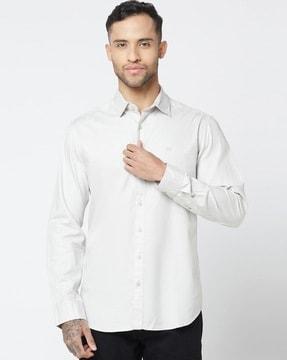 shirt with brand embroidered