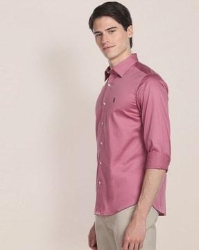 shirt with cutaway collar