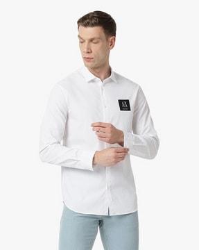 shirt with jacquard logo label