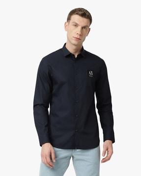 shirt with jacquard logo label