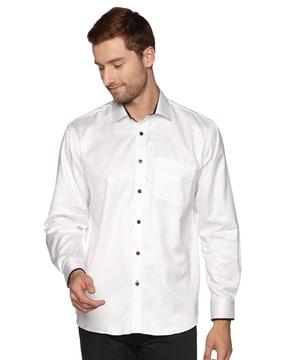 shirt with patch pocket