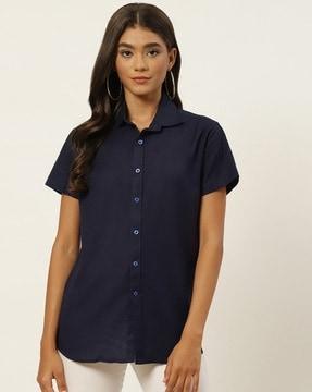 shirt with spread collar