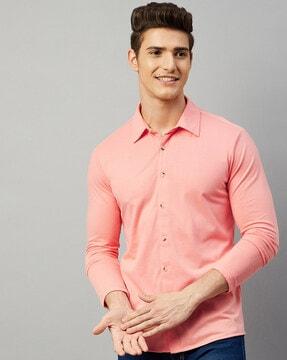 shirt with spread collar