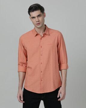 shirt with spread collar