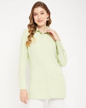 shirt with spread collar