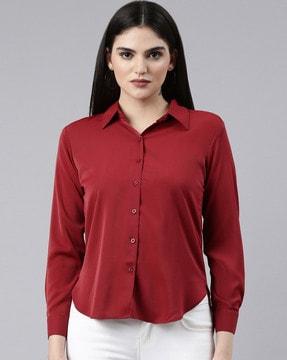 shirt with spread collar