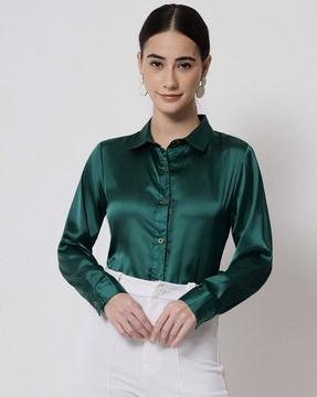 shirt with spread-collar