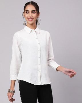 shirt with spread collar