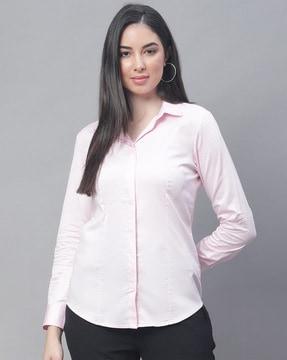 shirt with spread collar