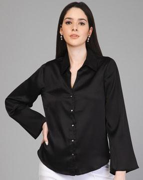 shirt with spread collar