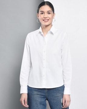 shirt with spread collar