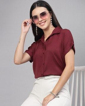 shirt with spread collar