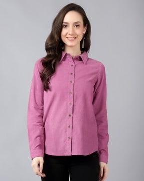 shirt with spread collar