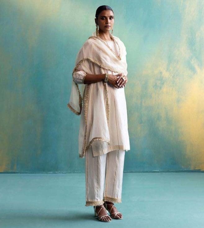 shivani bhargava cream dil-kash straight silk kurta with pant and dupatta