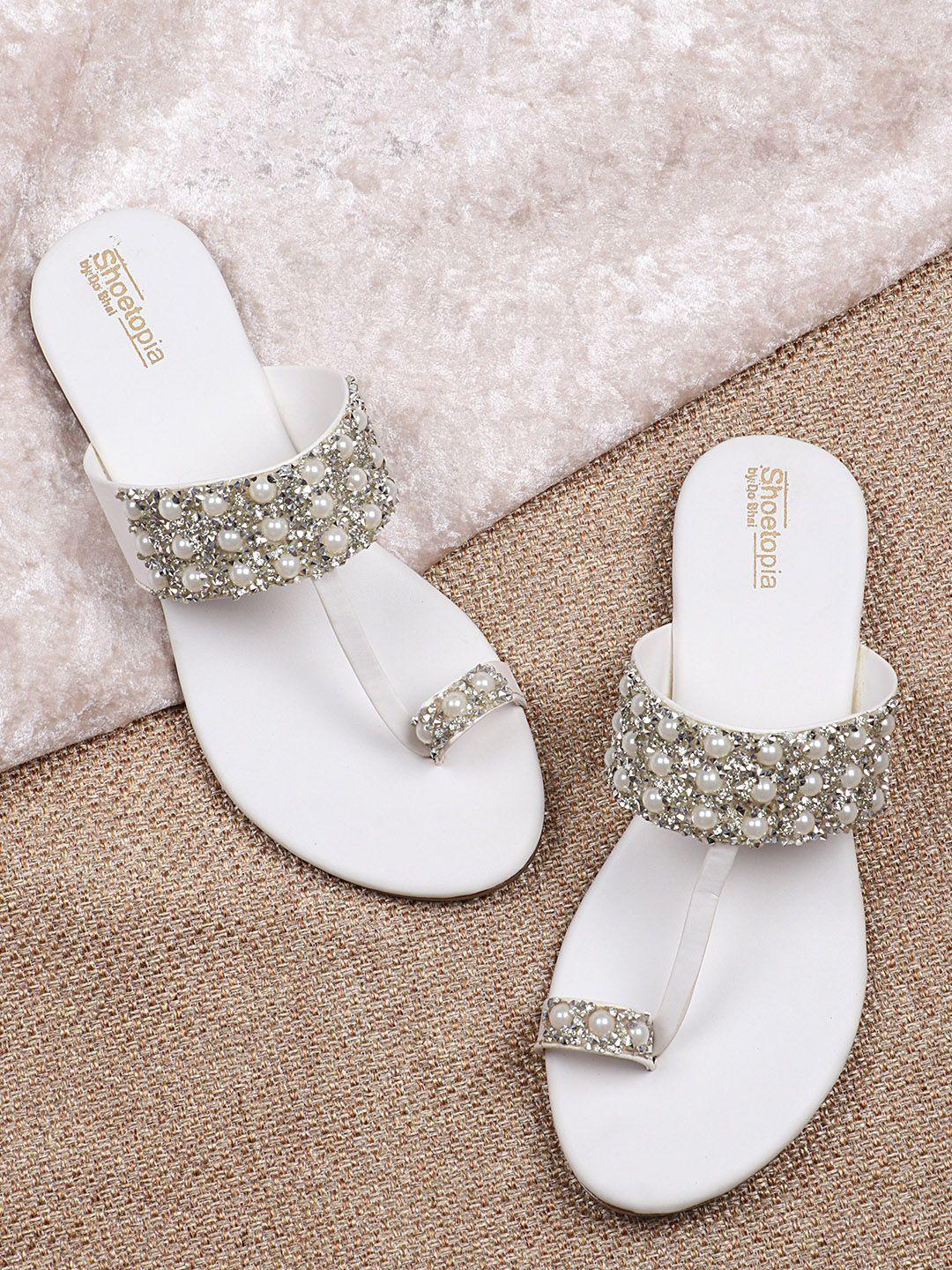 shoetopia women white embellished ethnic one toe flats