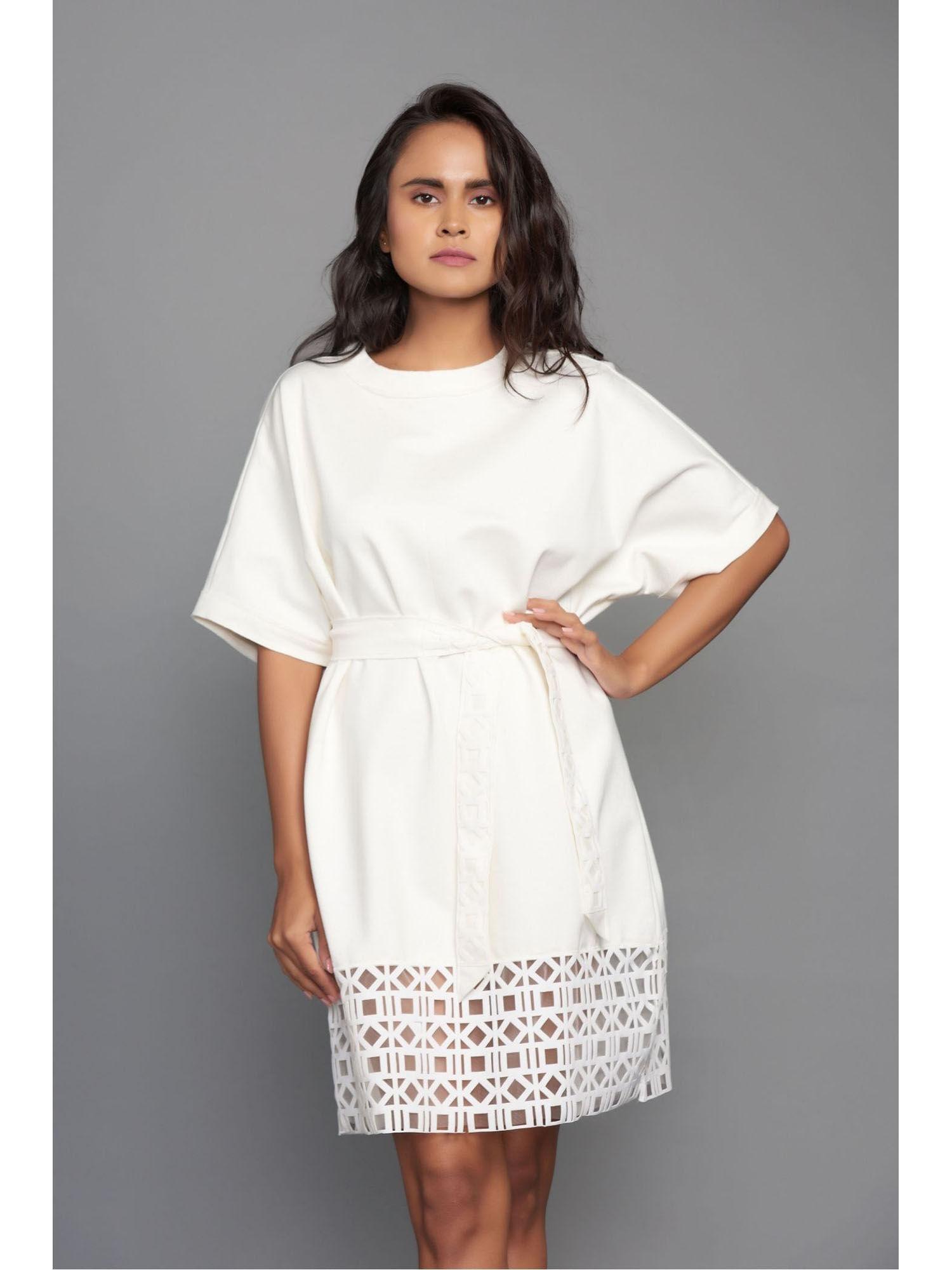 short dress with cutwork on the hem - white (set of 2)