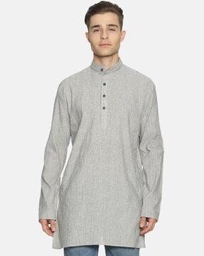 short kurta with insert pockets & mandarin collar