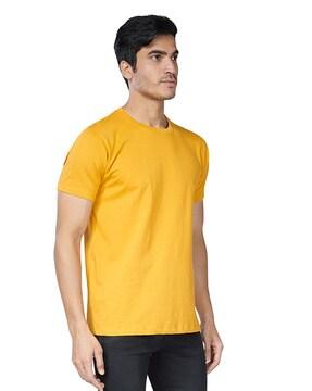 short-sleeve crew-neck t-shirt