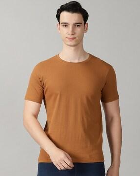 short-sleeve crew-neck t-shirt