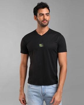 short-sleeve v-neck t-shirt