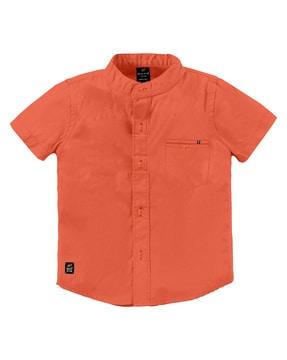 short-sleeves shirt with patch pocket