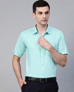 short sleeves spread collar shirt