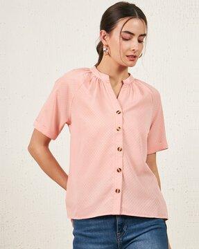 short sleeves top with button-closure